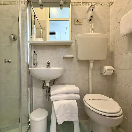Palme Park & Included Hotell